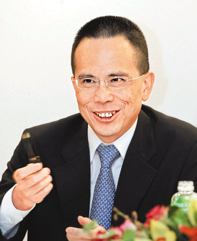 华人新首富李泽钜:不再做父亲和弟弟的参照物_华人新首富