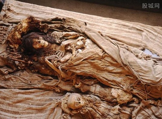 女木乃伊被看守人玷污怀孕 已死去3000年竟能受精(5)