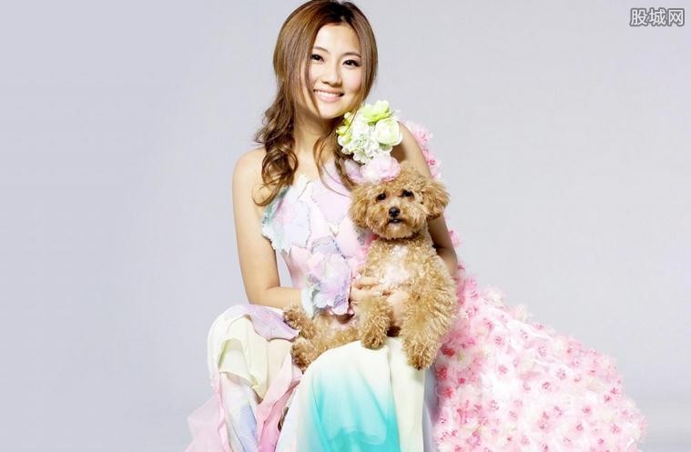 selina自曝被赶出家门 那么selina为什么会离婚呢?