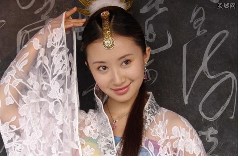 舒畅不戴罩的照片,还有舒畅秘密结婚的消息,这些是不是真的,今天小编