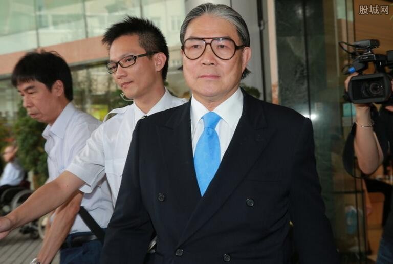 霍震霆老婆是谁他究竟有几个老婆