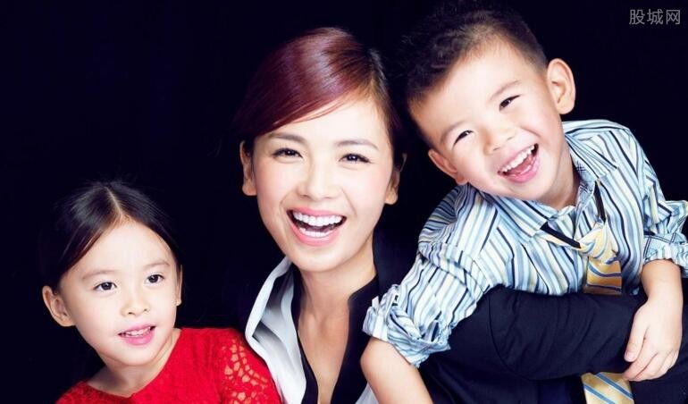 刘涛有几个孩子 儿女双全颜值逆天家庭美满