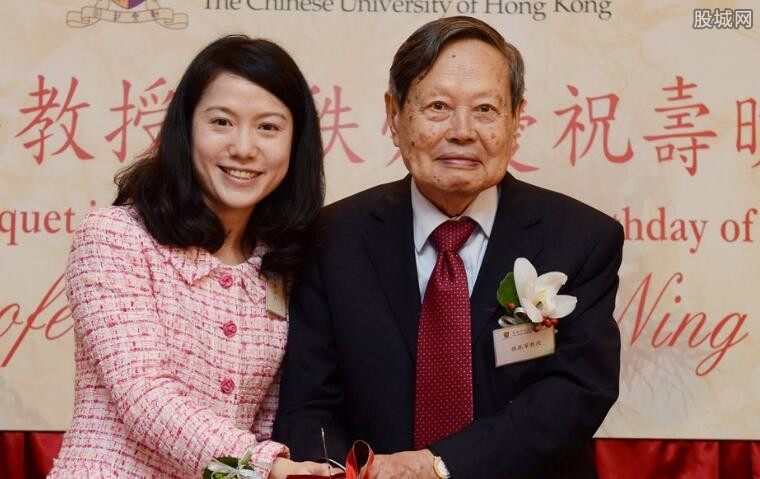 杨振宁翁帆有孩子吗 杨振宁称不宜和翁帆要孩子