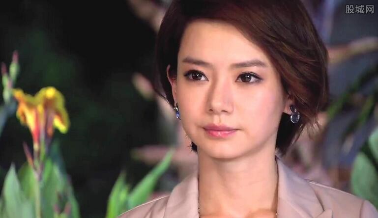 专题 热点 正文  戚薇1984年出生四川成都,据说有四分之一的韩国血统.