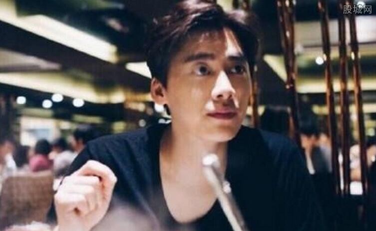 李易峰与王思聪吃火锅 网友们纷纷调侃