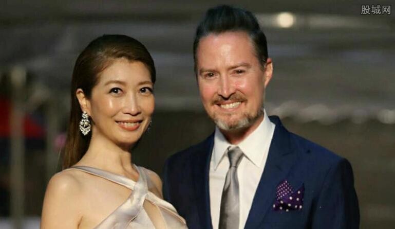 夏克立老婆个人资料曝光黄嘉千怎么认识夏克立的