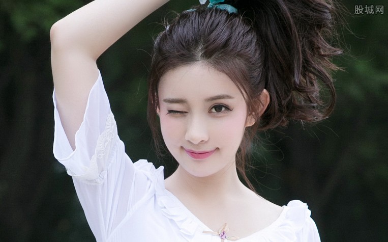 孟子义整容前后 清纯女神竟然是整容出来的