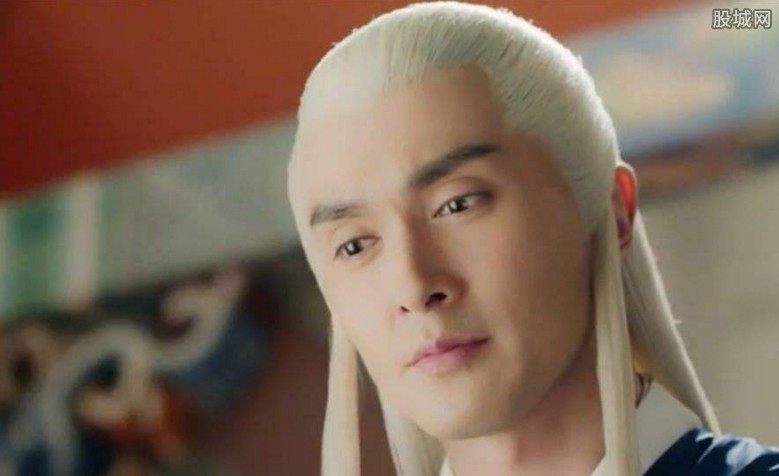 电视剧,剧中的演员自然颇受外界关注,而其中东华帝君是谁演的引发人们