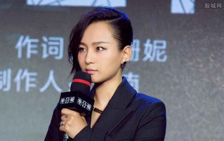 周笔畅孙坚接吻照片 周笔畅孙坚什么关系