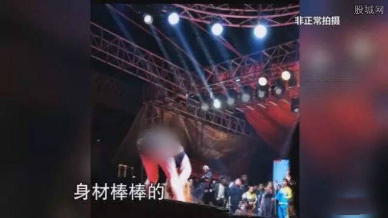 记者暗访两月曝光农村色情表演