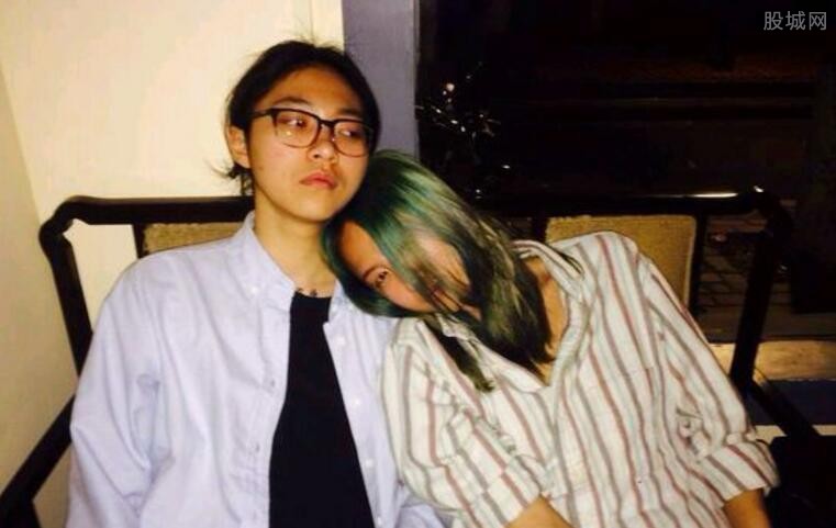 专题 热点 正文  陈粒祝星的故事,很多人都好奇两个人为什么分手,可能
