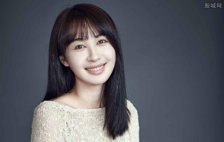 李菲儿男友是谁 李菲儿的家庭背景大曝光