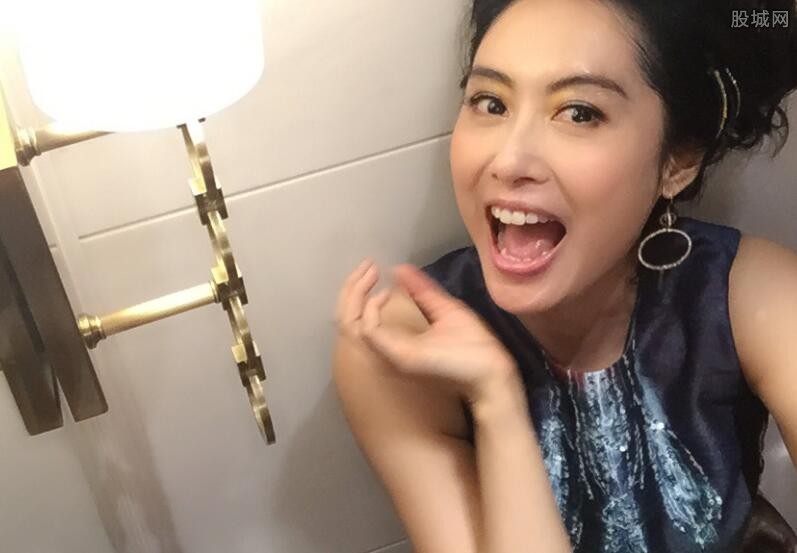 朱茵黄贯中无性婚姻是怎么回事 朱茵原来是未婚先孕