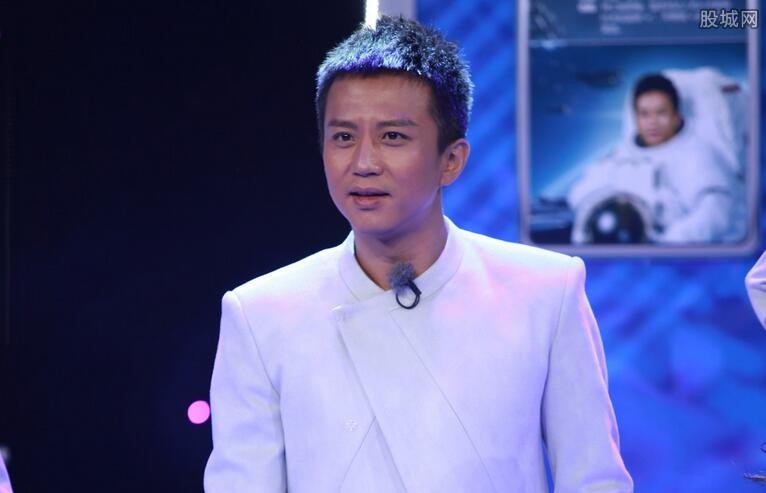 邓超才37岁就一头白发真实原因曝光令人心酸唏嘘 邓超才37岁就一头白发真实原因曝光令人心酸唏嘘
