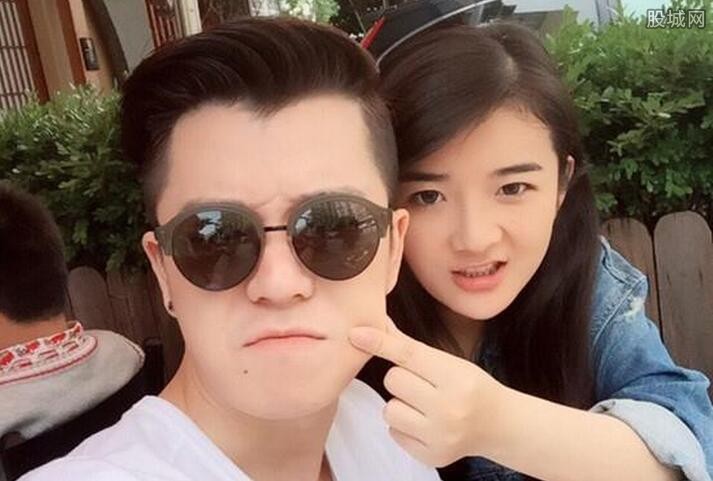 王栎鑫老婆多大了图片