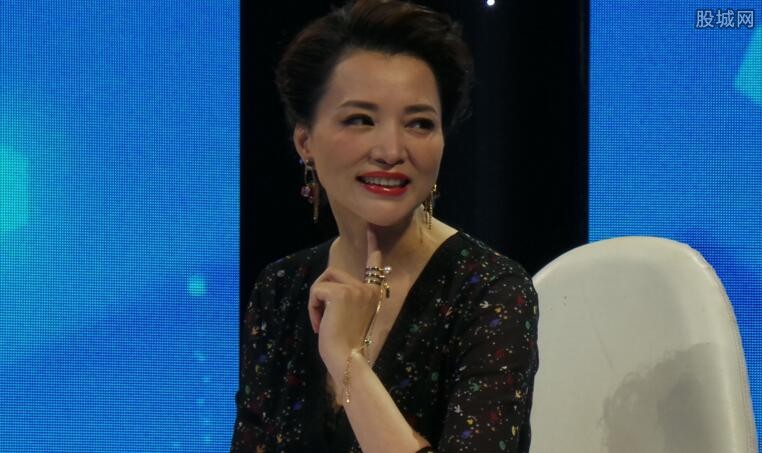 央视董卿猜成语_央视主持董卿性感图片(2)