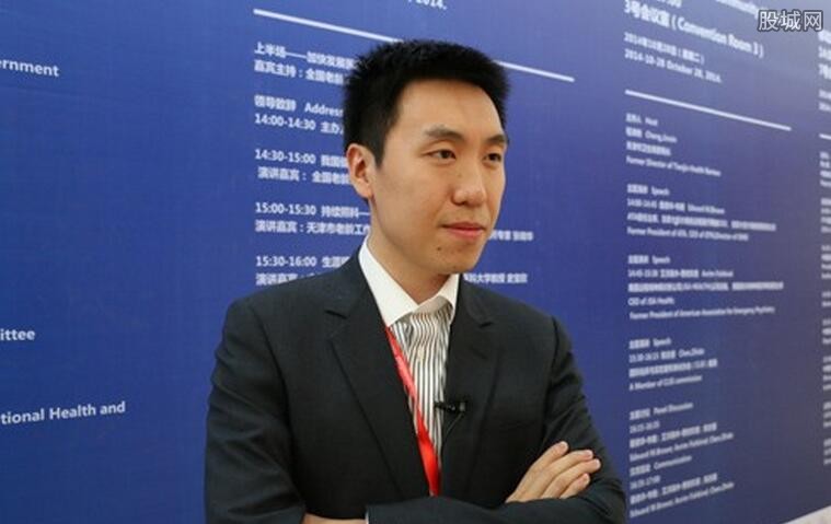 乾坤集团老总_牛转乾坤图片