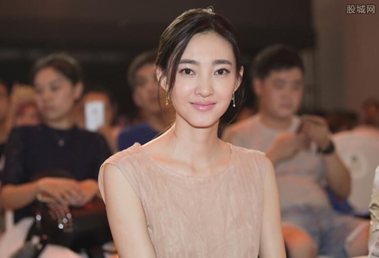 素颜女神王丽坤参加《星跳水立方》