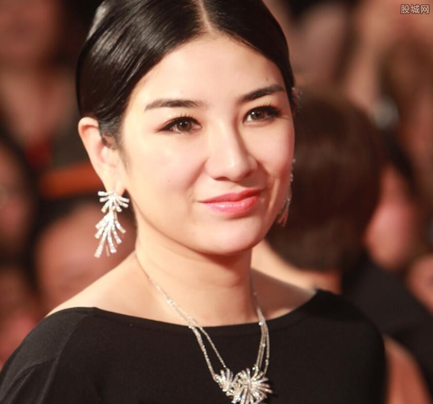 黄奕洛杉矶产女