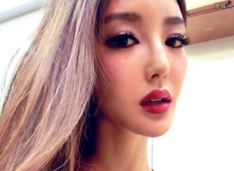 李颖芝