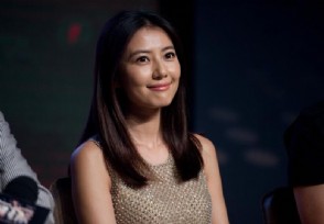 高圆圆街拍照片曝光 少女的模样笑起来还是那么甜