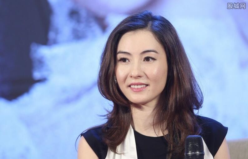 曝张柏芝病倒晒药