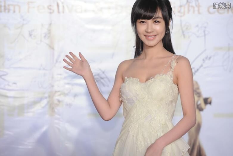 李菲儿整容前后照片对比
