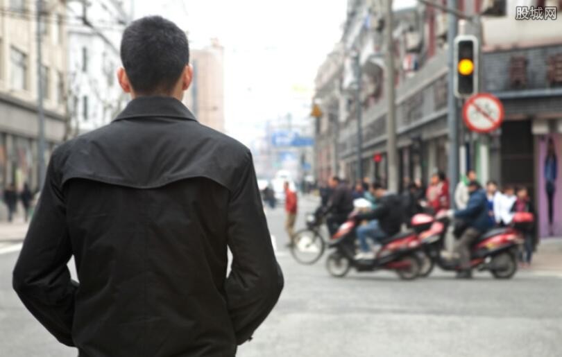 美国跑者告别男儿身