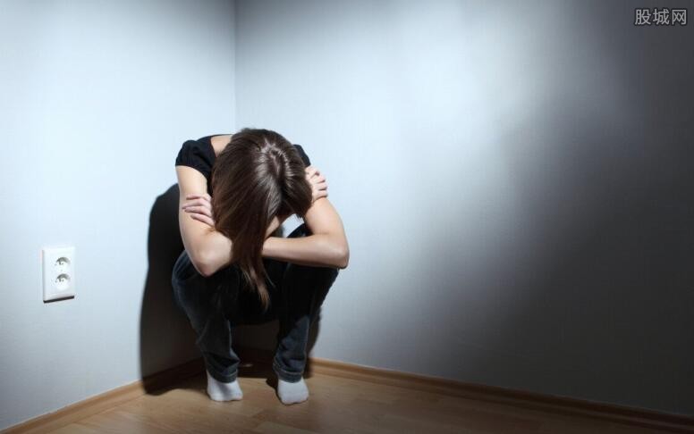 女律师遭家暴被砍