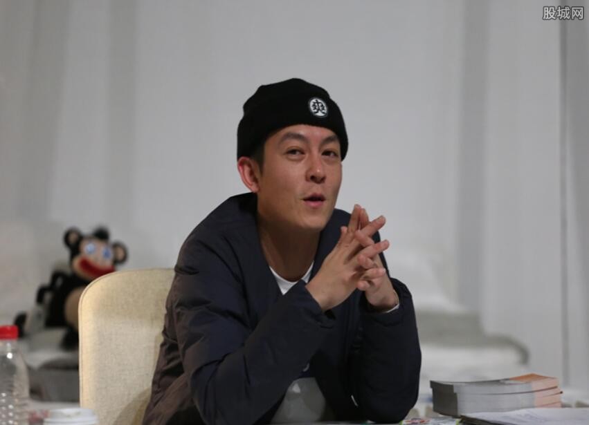陈冠希怎么认识秦舒培
