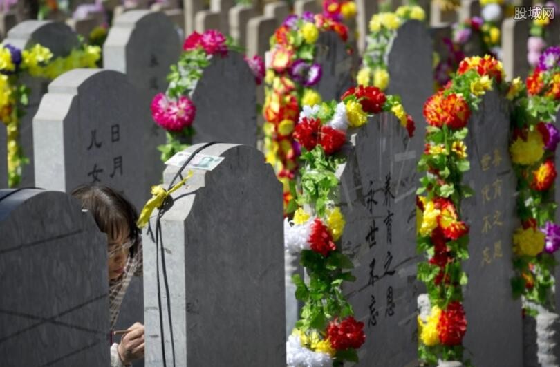 老人过世后无家属送行