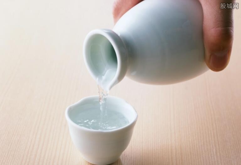 嗜酒小偷超市偷酒
