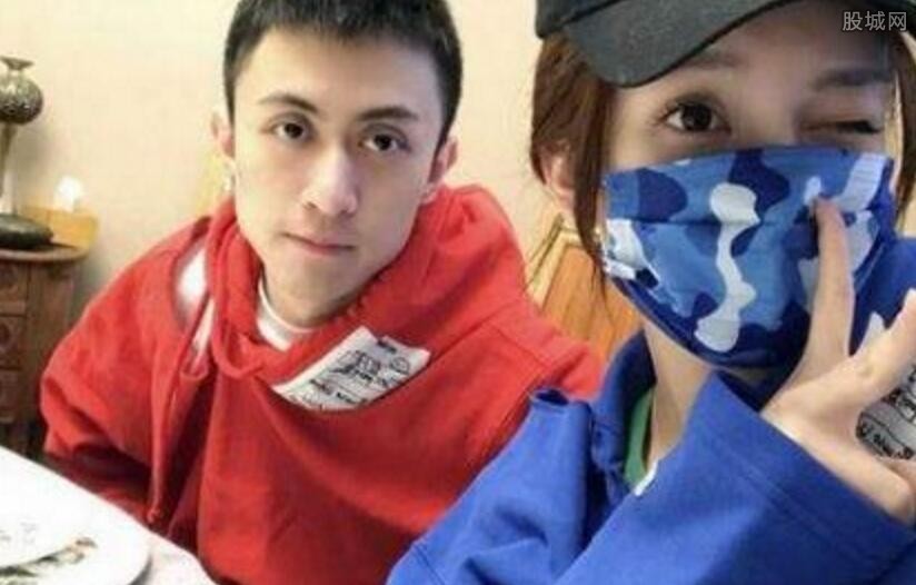 秦奋网红女友否认分手
