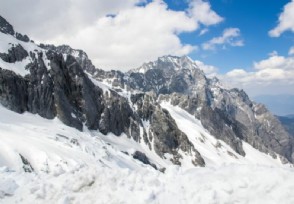 阿富汗多地遭遇大雪 数十人被冻死冻伤