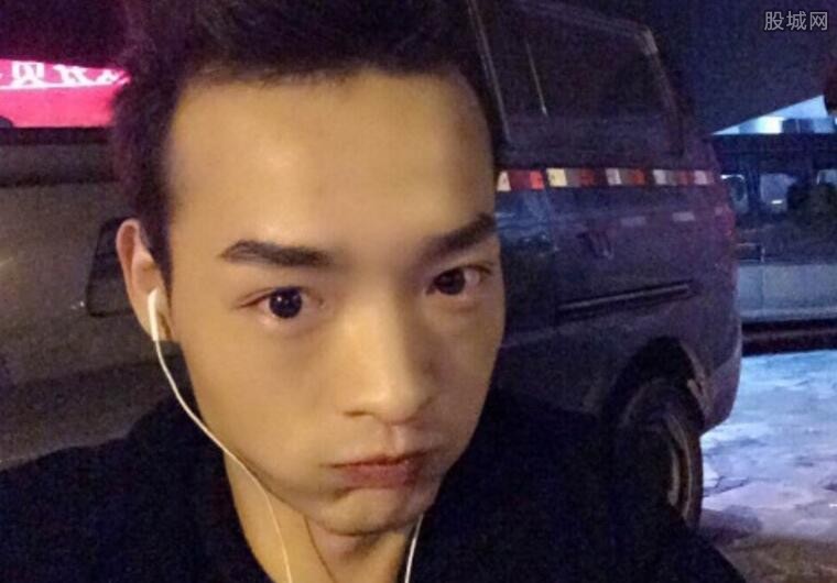 叶良辰是怎么火的