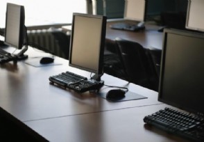戴尔重新上市遇冷 核心业务难说服投资者