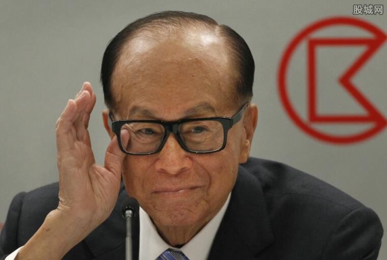 李嘉诚为什么被批评