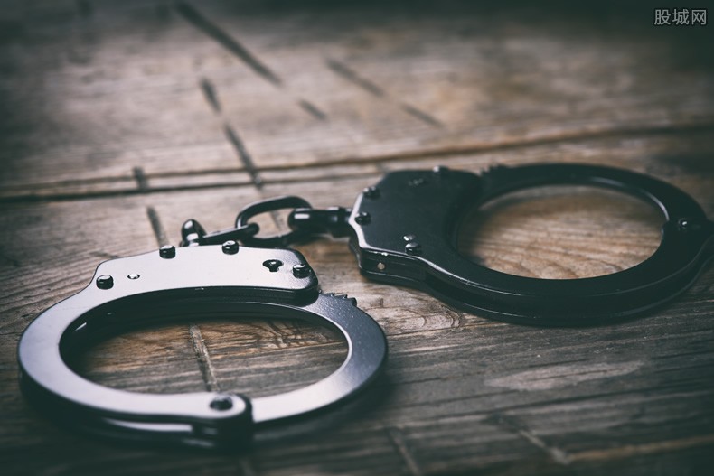 罚员工吃蚯蚓公司2名负责人被拘