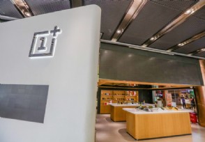 美国人抢购中国产品 这款手机在海外十分火爆