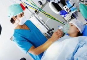 美国疫情最新确诊人数 破纪录超过1200万例