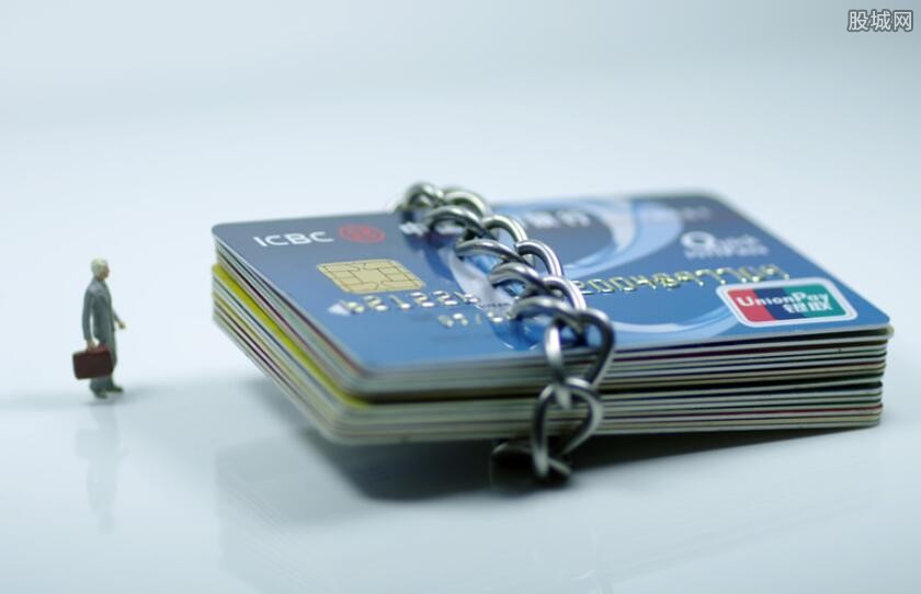 贷记卡和借记卡有什么区别？对比一下就知了