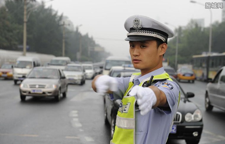 警方通报派出所交警队推诿不出警？事件来龙去脉揭晓