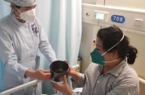 5万人的小镇仅8名医生