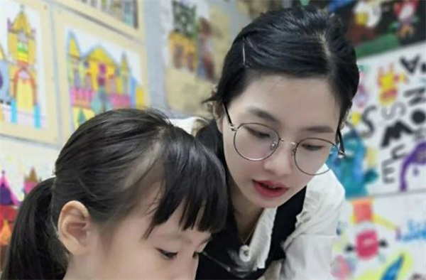 面试少儿教师被“拒之门外”