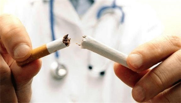 长期吸烟的人若出现这三种症状就要引起警惕